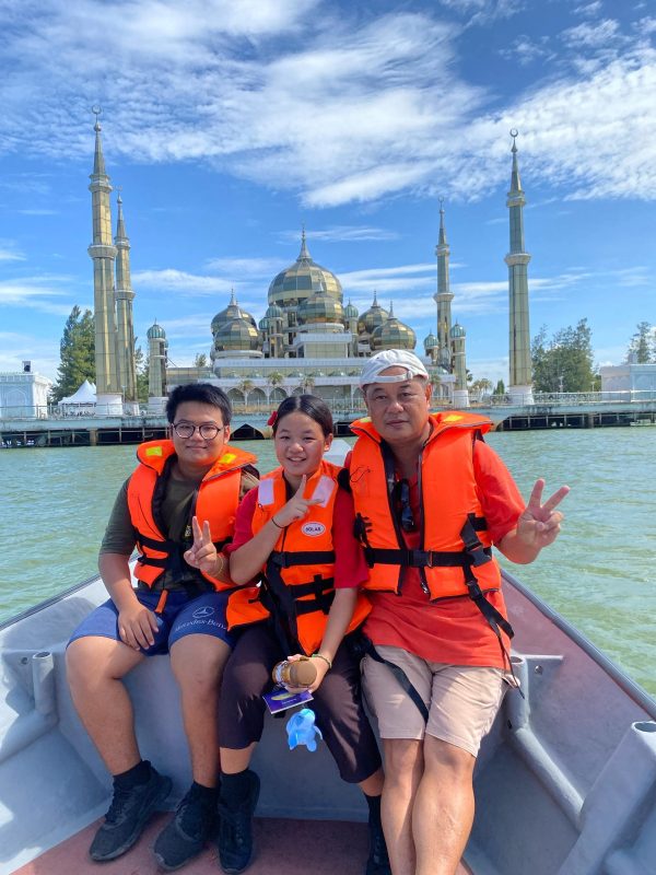 3D2N TASIK KENYIR + KUALA TERENGGANU TOUR - Image 7